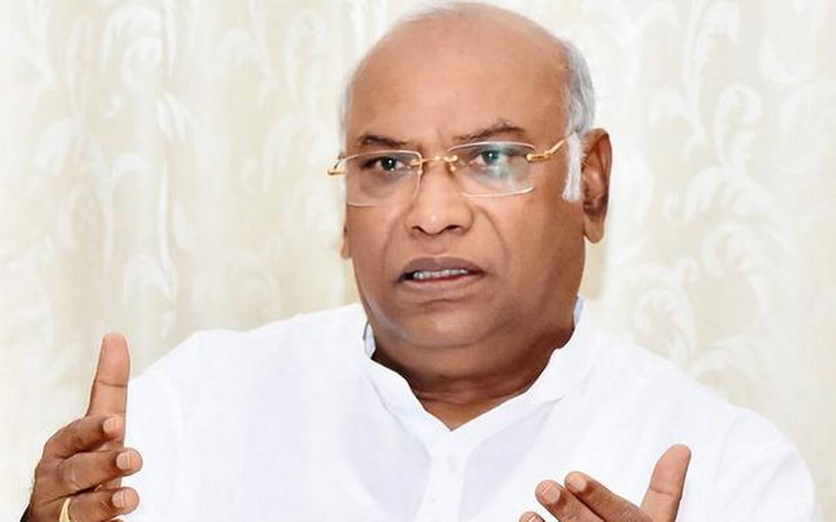 Mallikarjun Kharge, his son receive threat calls; complaint filed